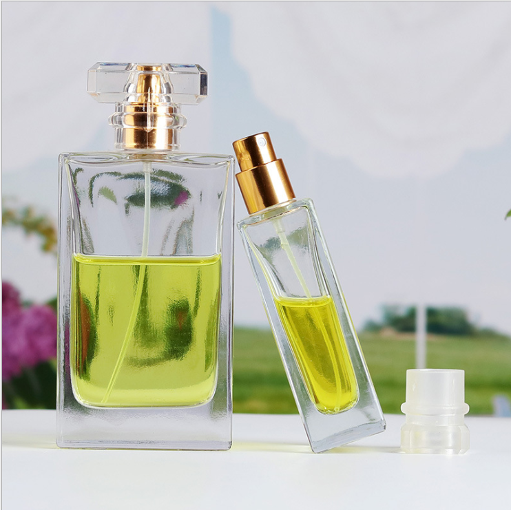 Factory Price 30ml 50ml 100ml Black/clear empty perfume glass bottle 50ml Essential Oil Bottle Spray Packing