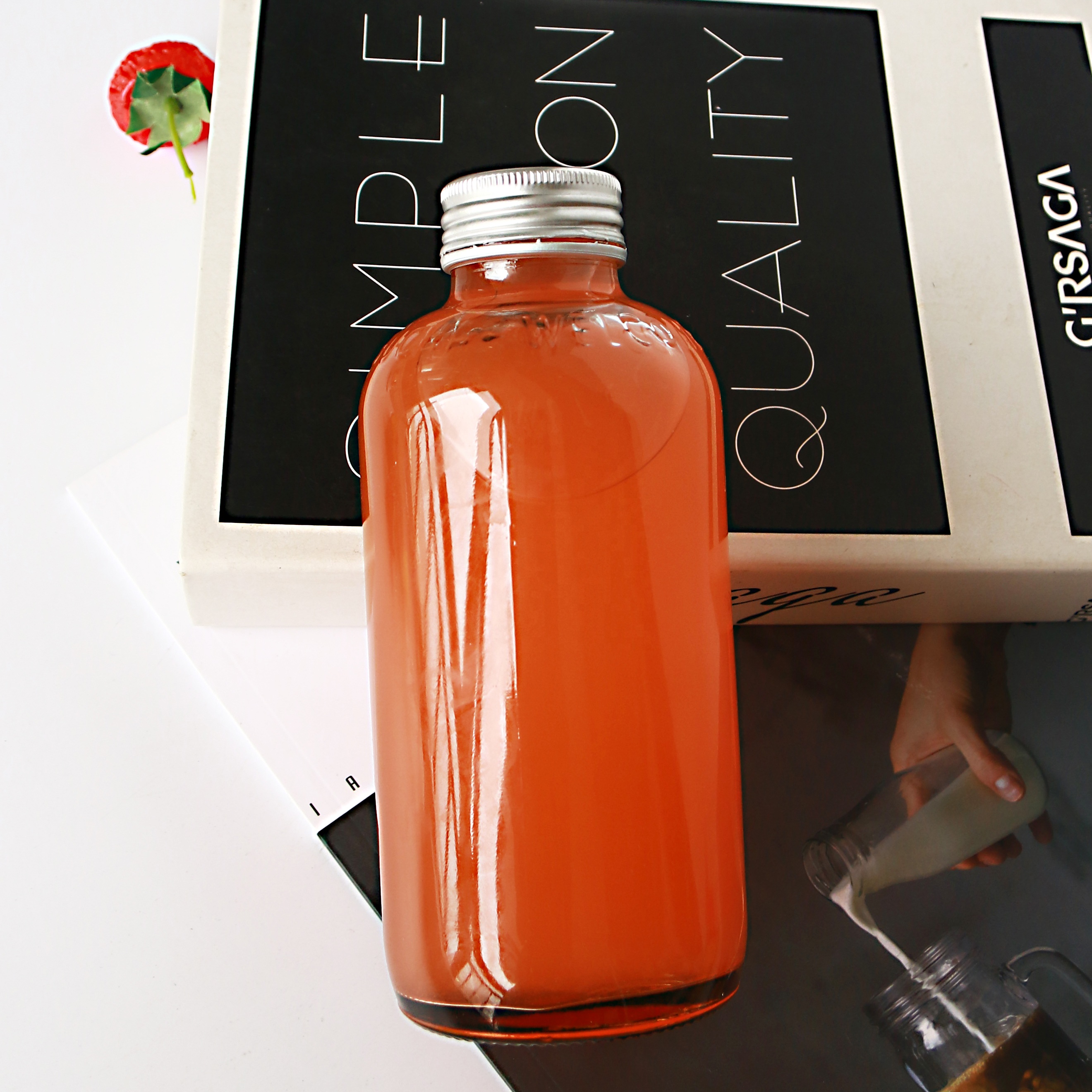 Factory Price Clear Empty Glass Bottle With Metal Lid 120ml 250ml 500ml 1L
