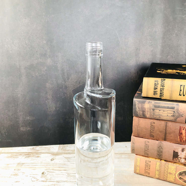Factory Price Custom Glass Vodka Liquor Bottle 750ml