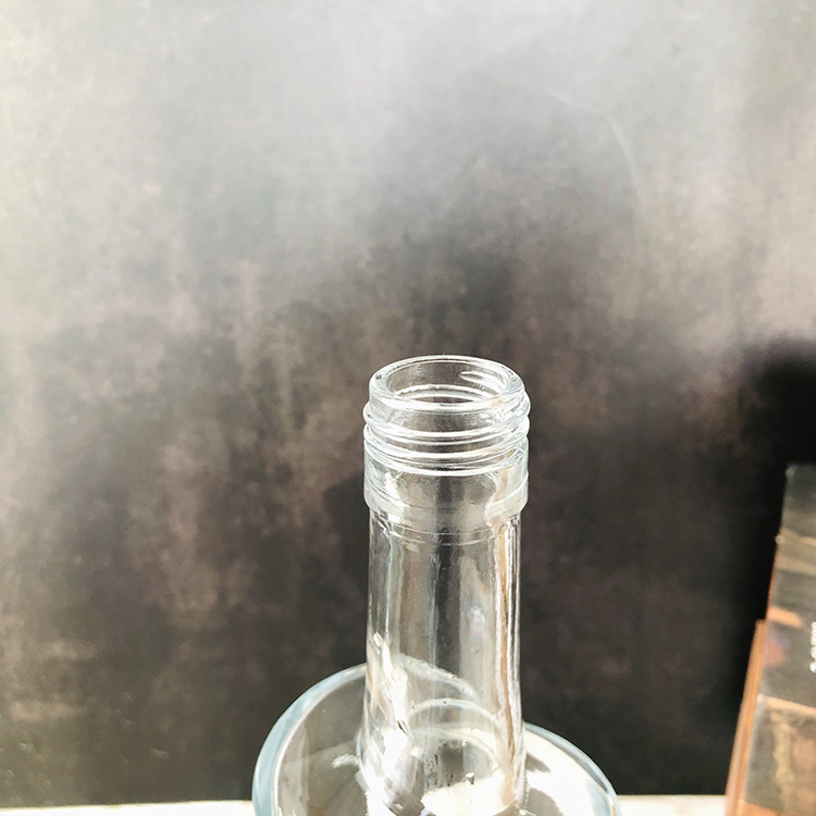 Factory Price Custom Glass Vodka Liquor Bottle 750ml