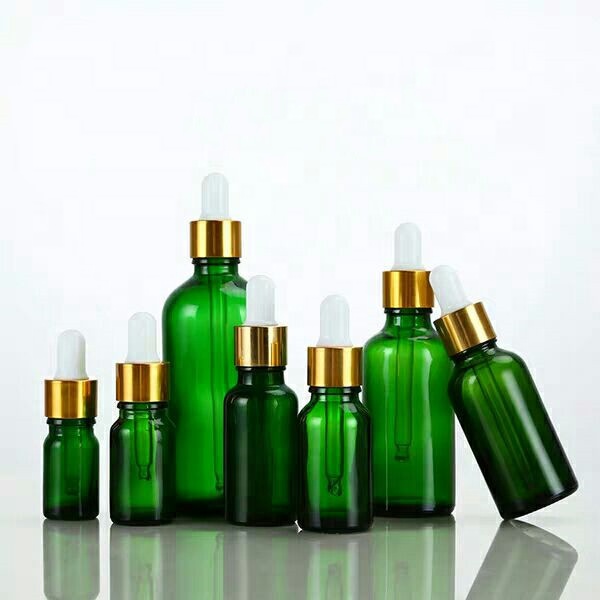 Factory Produced Wholesale Hot Sale Glass Essential Oil Bottle with Spray/Pump