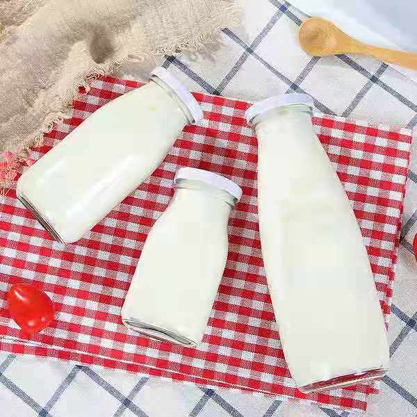 Factory Produced Wholesale Packaging Glass Water/Milk Bottle