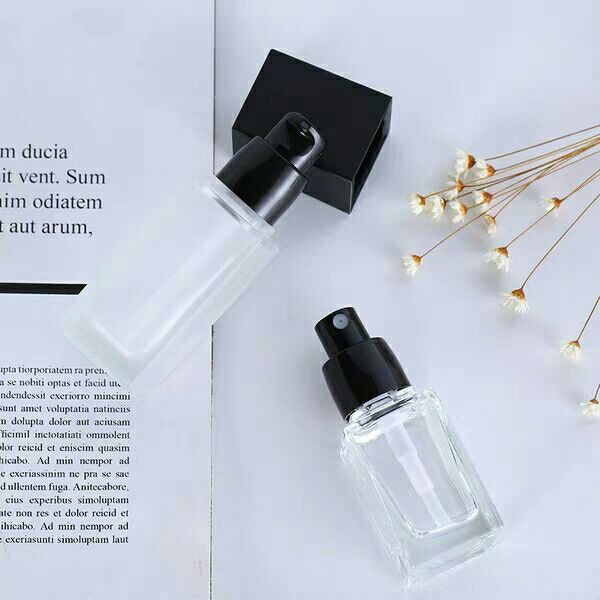 Factory Produced Wholesale Square Mini Refillable Perfume Pump Spray Glass Bottle
