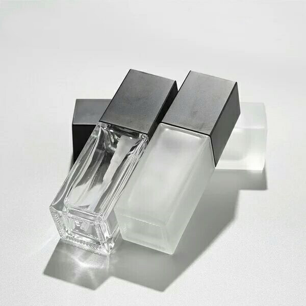 Factory Produced Wholesale Square Mini Refillable Perfume Pump Spray Glass Bottle