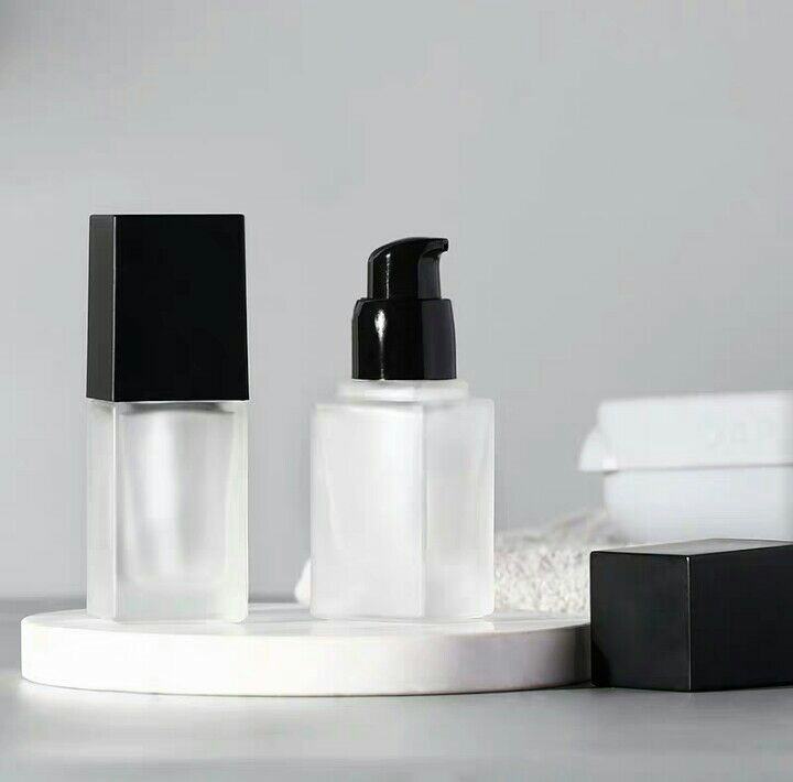 Factory Produced Wholesale Square Mini Refillable Perfume Pump Spray Glass Bottle