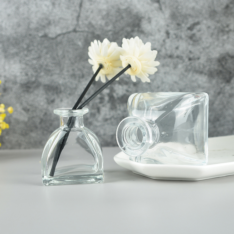 Factory Supplier 50ml Aroma Empty Aromatherapy Products Essential Oils Aromatherapy Diffuser Clear Glass Bottles