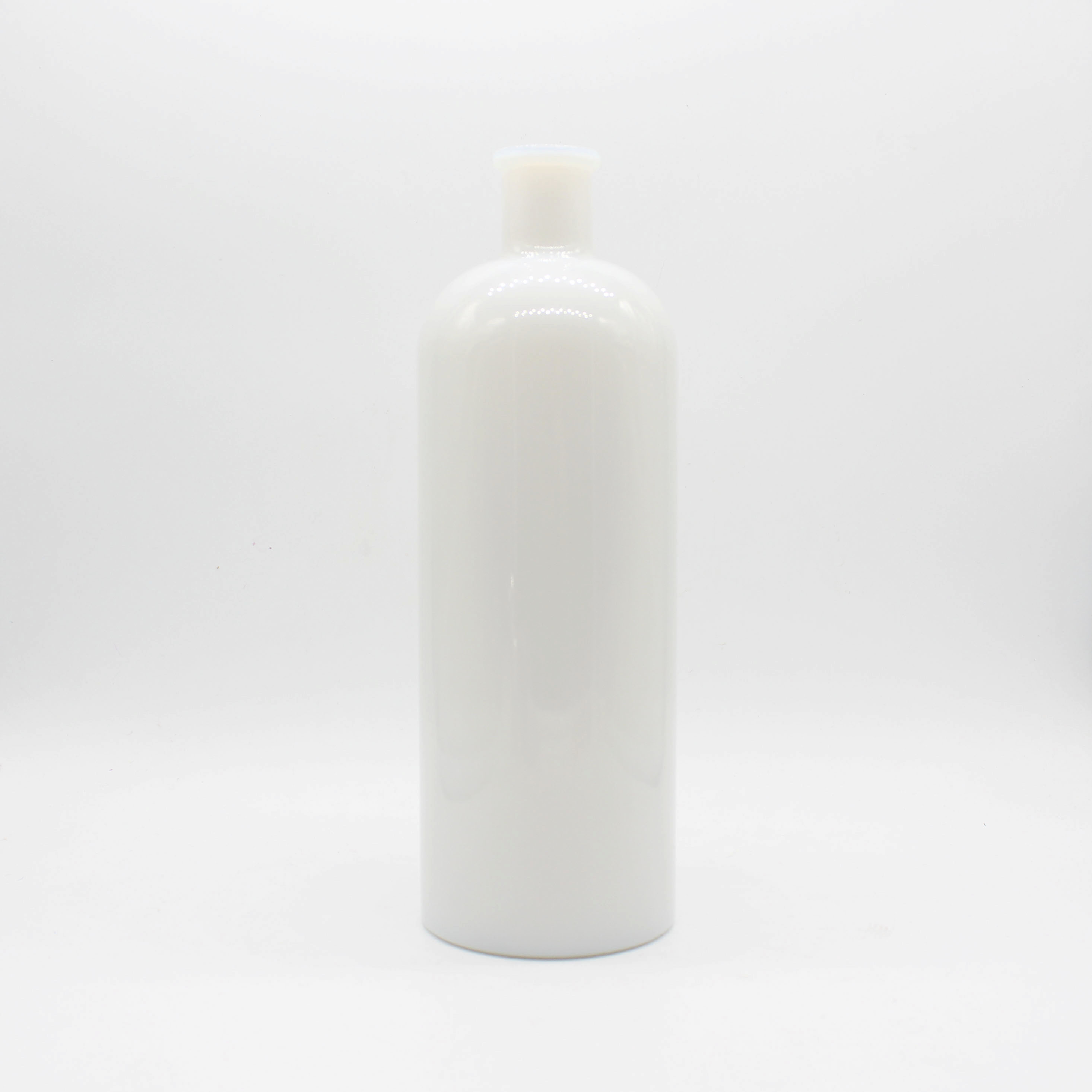 Factory Supplier 750ml Empty White Ceramic Glass Wine Bottle with Cork