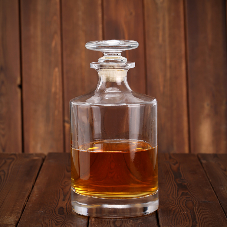 Factory Wholesale 1L Glass Whiskey Bottle With Cork