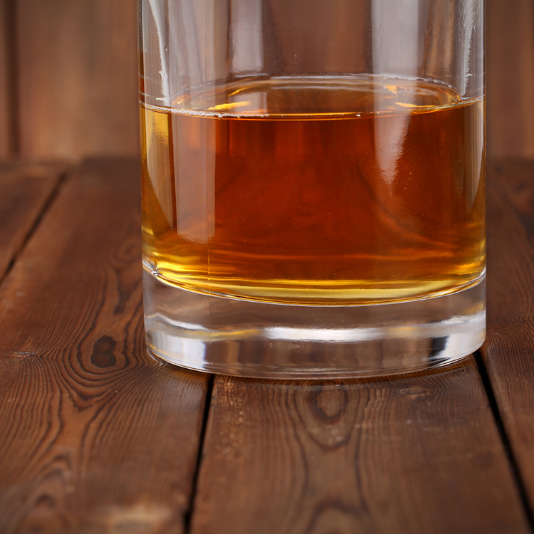 Factory Wholesale 1L Glass Whiskey Bottle With Cork