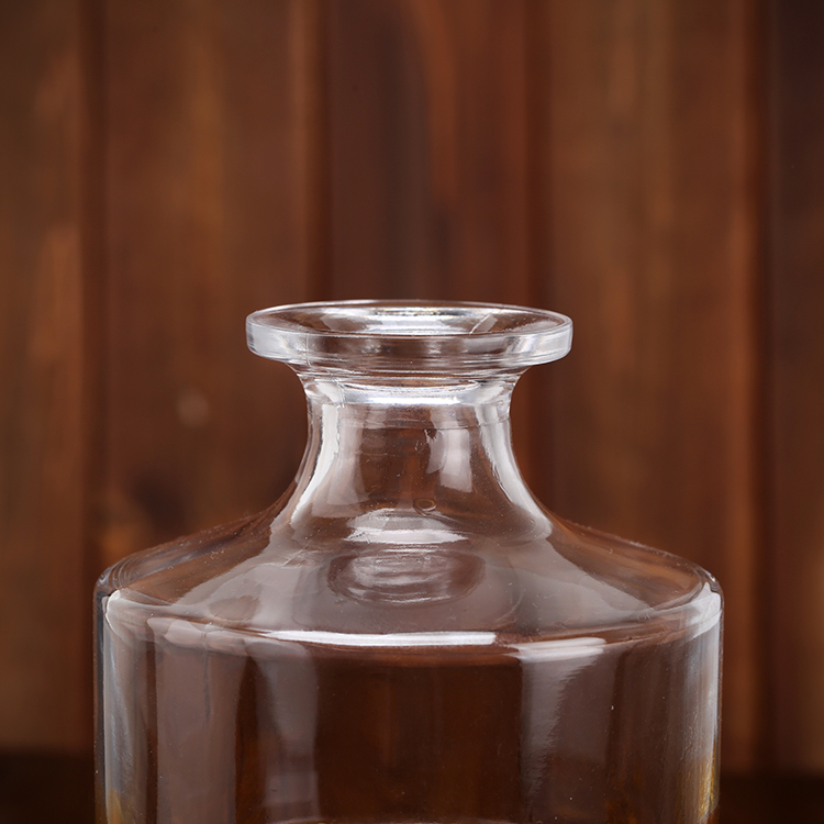 Factory Wholesale 1L Glass Whiskey Bottle With Cork
