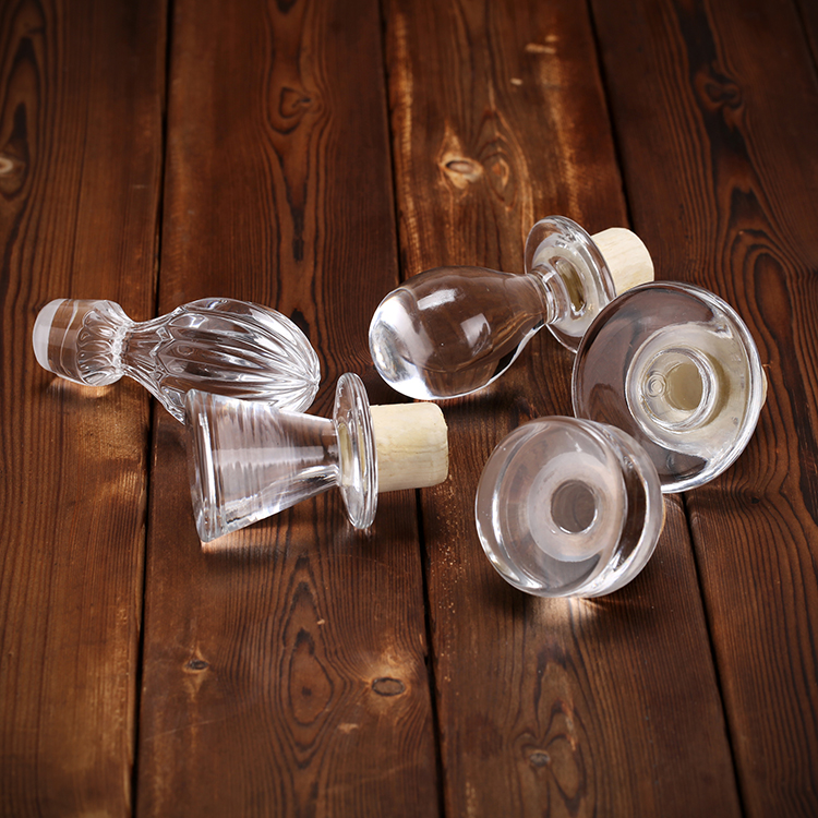 Factory Wholesale 1L Glass Whiskey Bottle With Cork