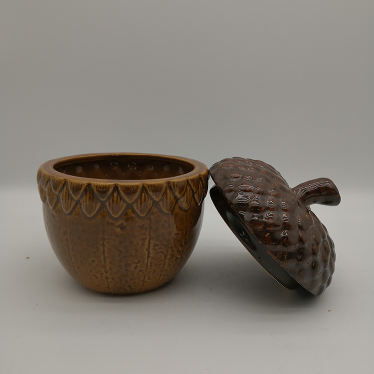 Factory Wholesale Creative Pine Cone Shape Fashion Ceramic Storage Jar Empty Lids Porcelain