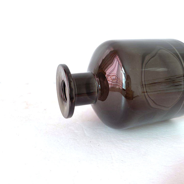 Factory direct 200ml round glass bottle and brown aromatherapy bottle
