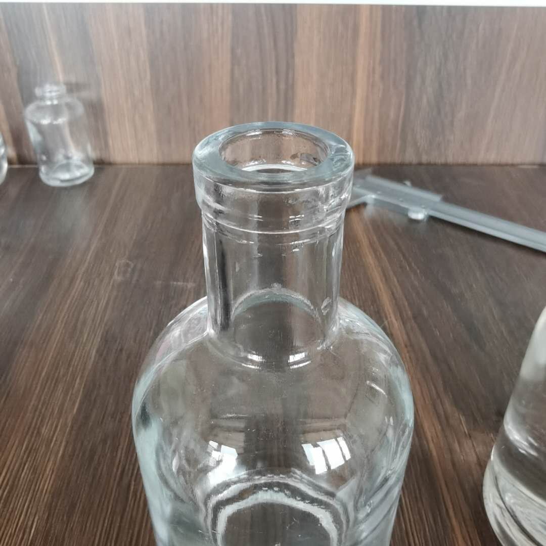 Factory direct price supply clear glass bottle 200ml mini glass liquor bottle