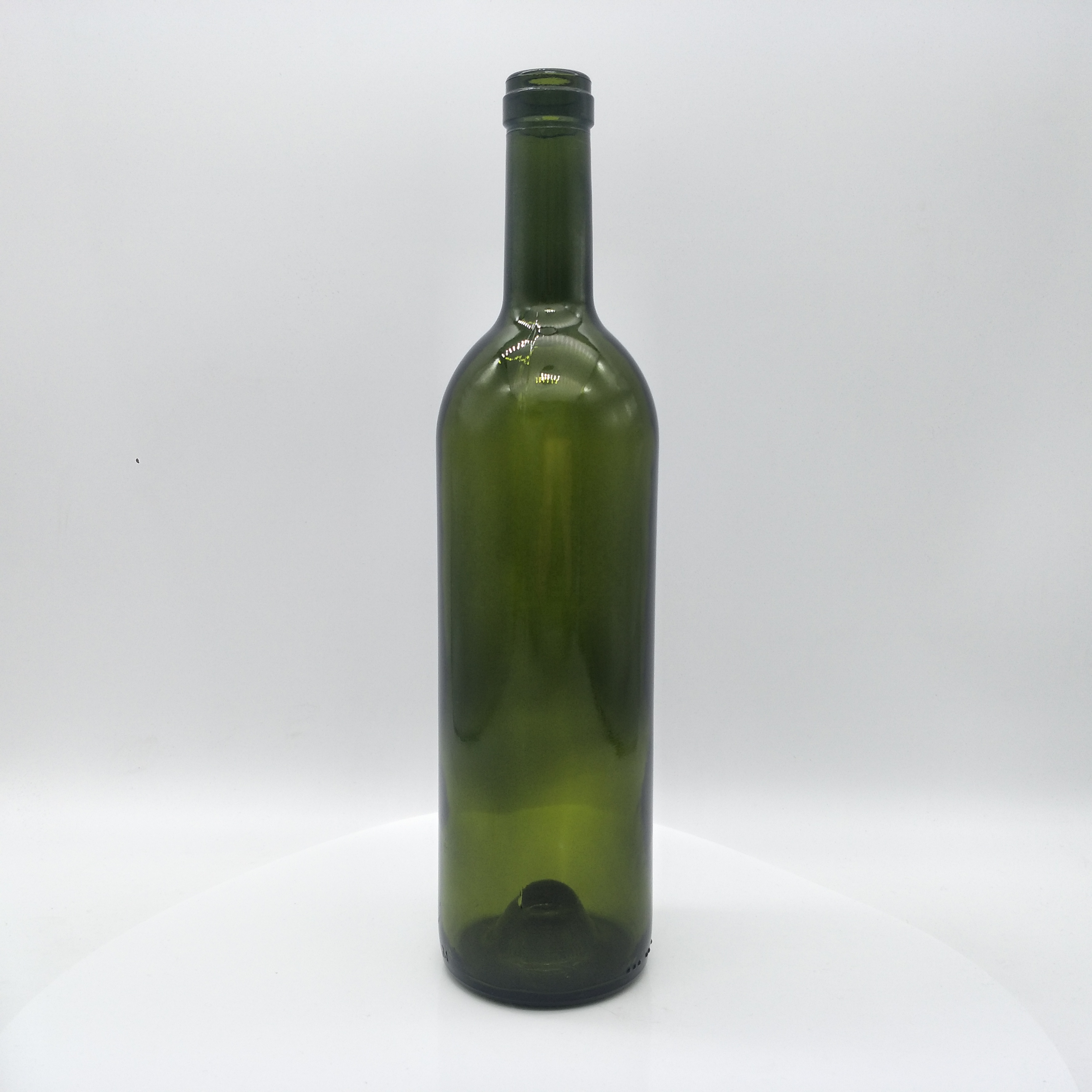 Factory direct sale empty 750ml glass wine bottles