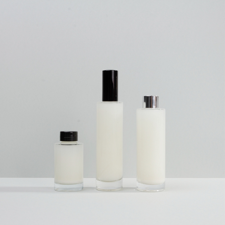 Factory direct sale transparent cosmetic packaging glass bottle travel shampoo cosmetic sub-bottle sets