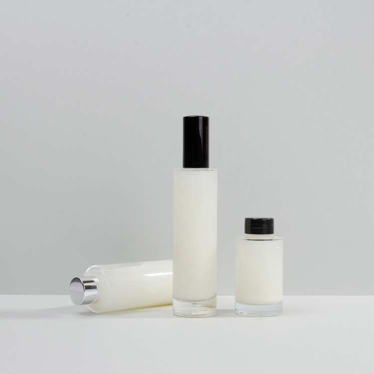 Factory direct sale transparent cosmetic packaging glass bottle travel shampoo cosmetic sub-bottle sets