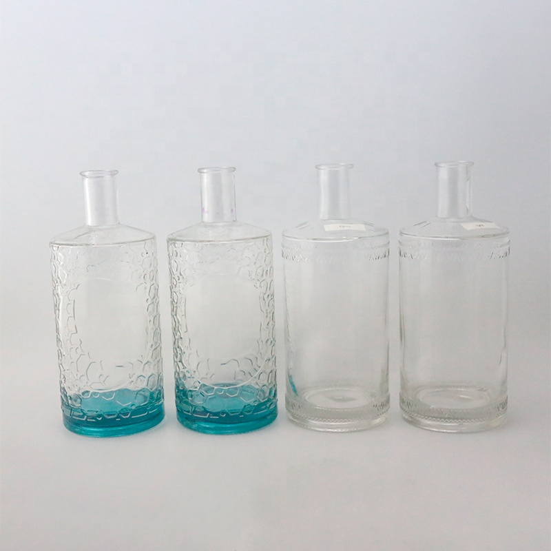 Factory direct sales embossed blue turtle 700ml glass gin bottle in gradient color paint