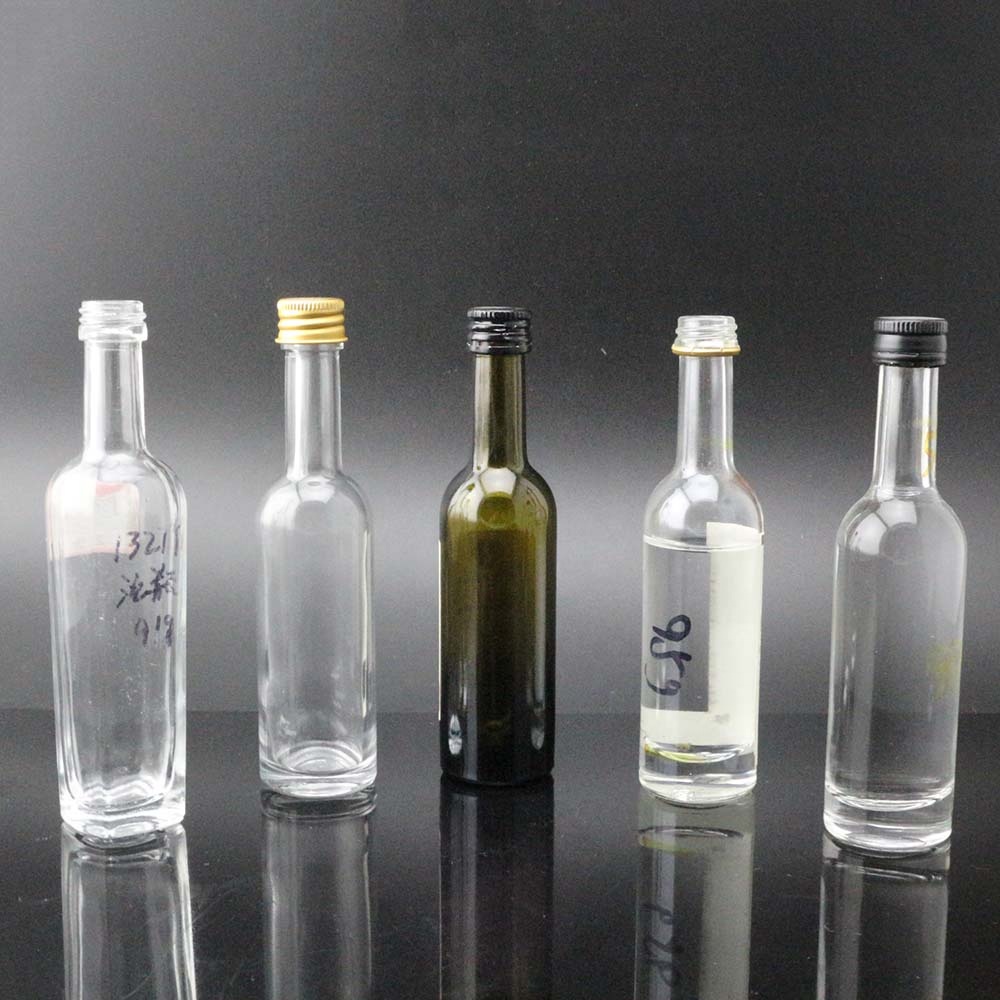 Factory direct sales empty miniature alcohol party favor liquor spirit bottles