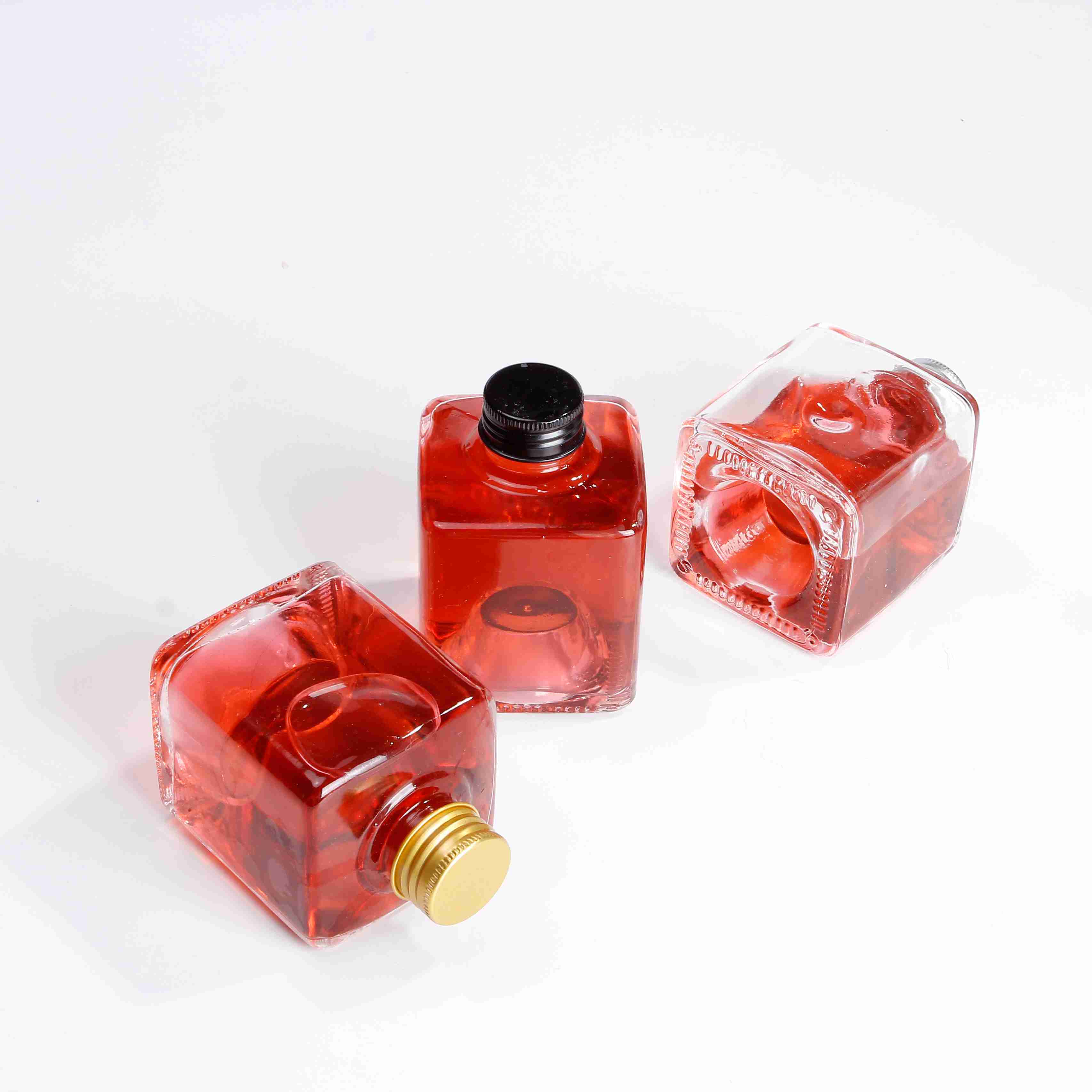 Factory price Vanjoin in Stock Fruit Punch Stacked Wine Glass Bottle