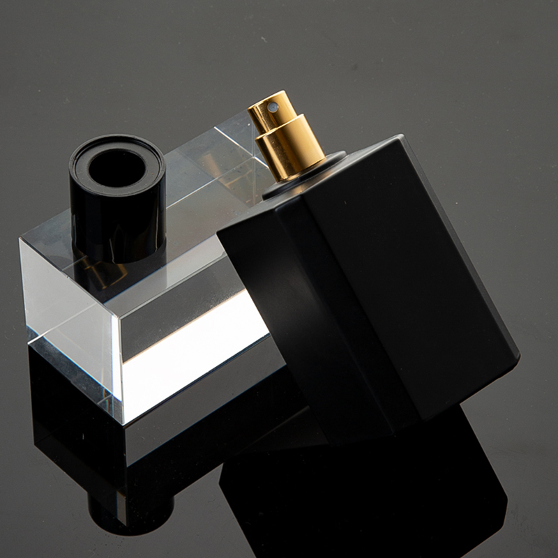 Factory price custom luxury matte black 100ml refillable glass men perfume bottle
