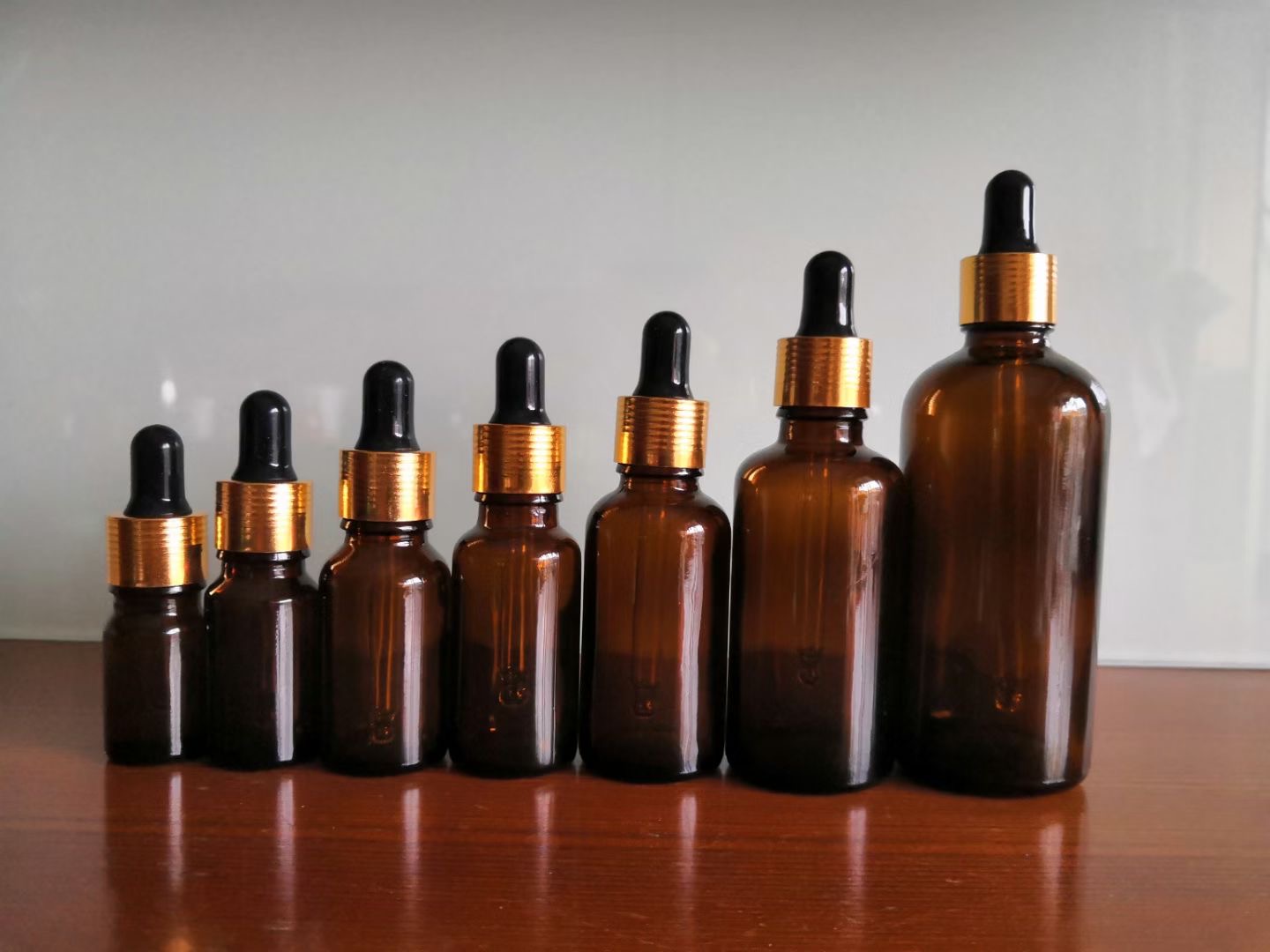 Factory retail 5-100ml empty amber clear blue black white essential oils glass dropper bottle with dropper