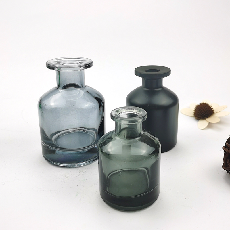 Factory wholesale Reed Diffuser Glass Bottle Indoor Glass Aromatherapy Diffuser Bottle