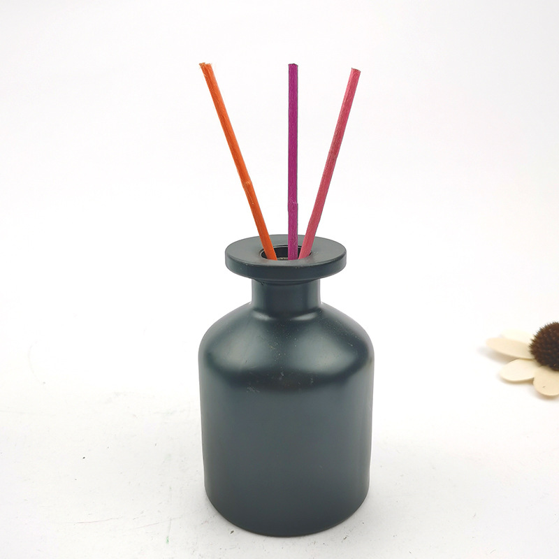 Factory wholesale Reed Diffuser Glass Bottle Indoor Glass Aromatherapy Diffuser Bottle