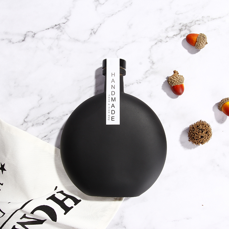 Fancy 250ml 500ml Flat Round Gin Glass Bottle For Coffee Liquor Wine Glass Bottle With Cork Stopper