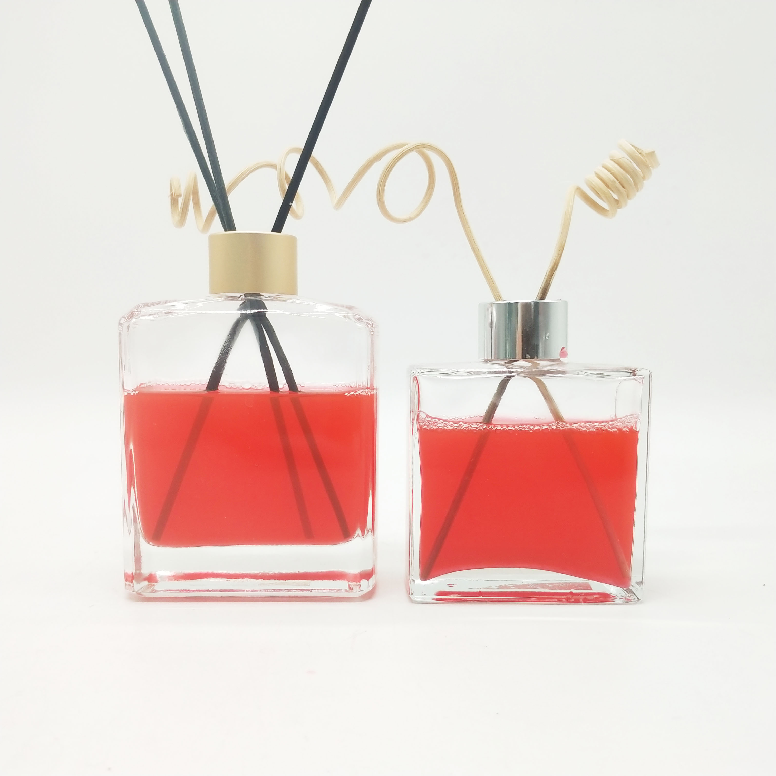 Fancy Flat Beverage Cosmetic Aroma Glass Perfume Bottles with Gold screw lids for essential oil