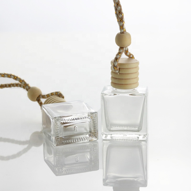 Fancy Square Wooden Cap Hanging Diffuser Bottle Empty Car Perfume Glass Bottle (CG10)