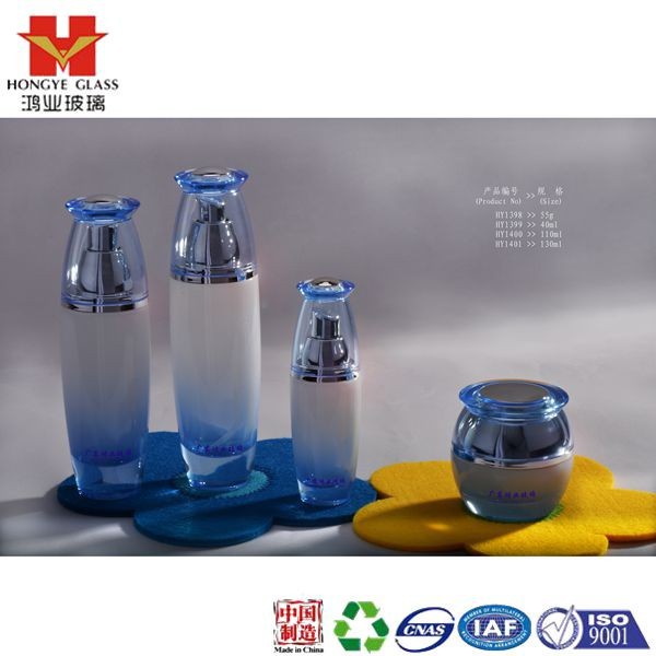 Fashion Packaging blue white color empty cosmetic sets spray glass bottle with pump HY1398 round bottom