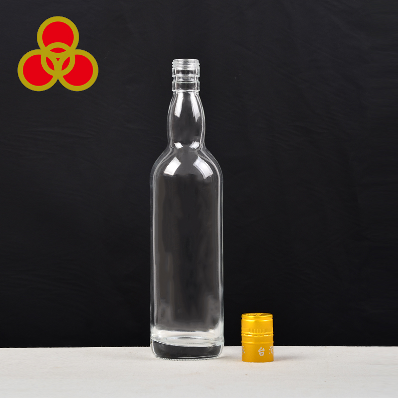 Fashion premium clear 700ml glass whisky bottles