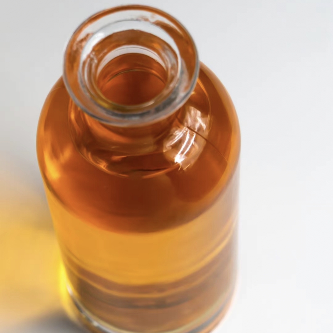 Fashion premium clear 700ml glass whisky bottles