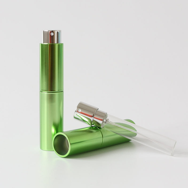 Fast delivery luxury Christmas gift 10ml empty small twist up spray perfume bottle for traveling