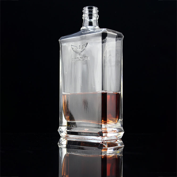 Fengming Custom Empty Luxury Square Crystal Clear White Whisky Liquor Glass Bottle