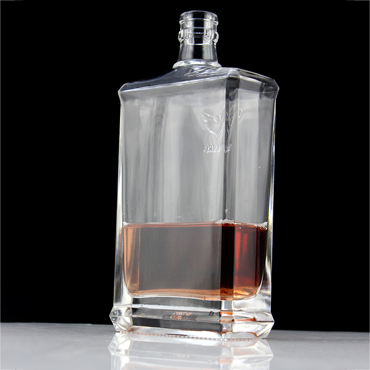 Fengming Custom Wholesale 0.8kg Weight Empty Vodka Whisky Glass Bottle