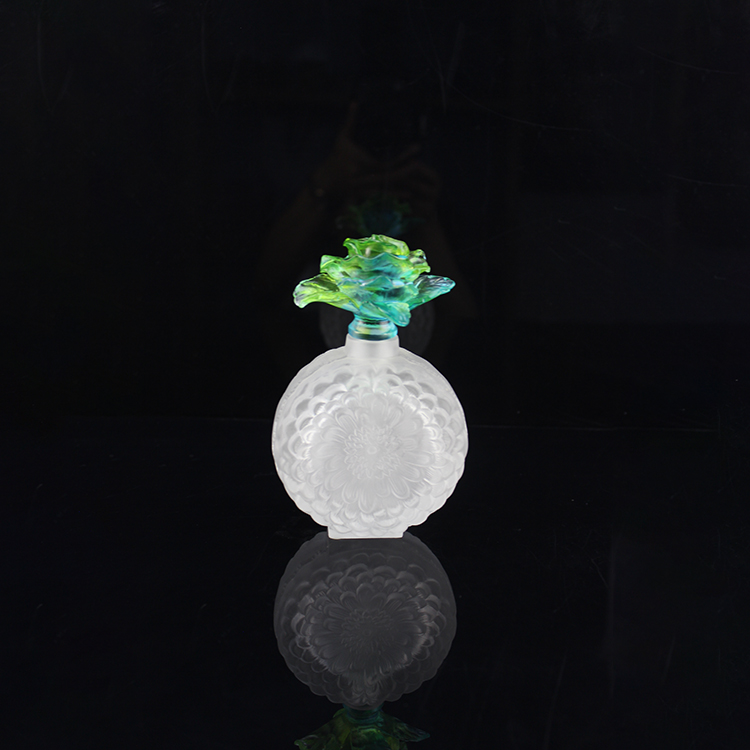 Fengming Empty Custom Design 1.25 kg Portable White Rose Perfume Bottle Crafts