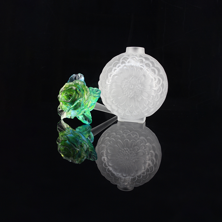 Fengming Empty Custom Design 1.25 kg Portable White Rose Perfume Bottle Crafts