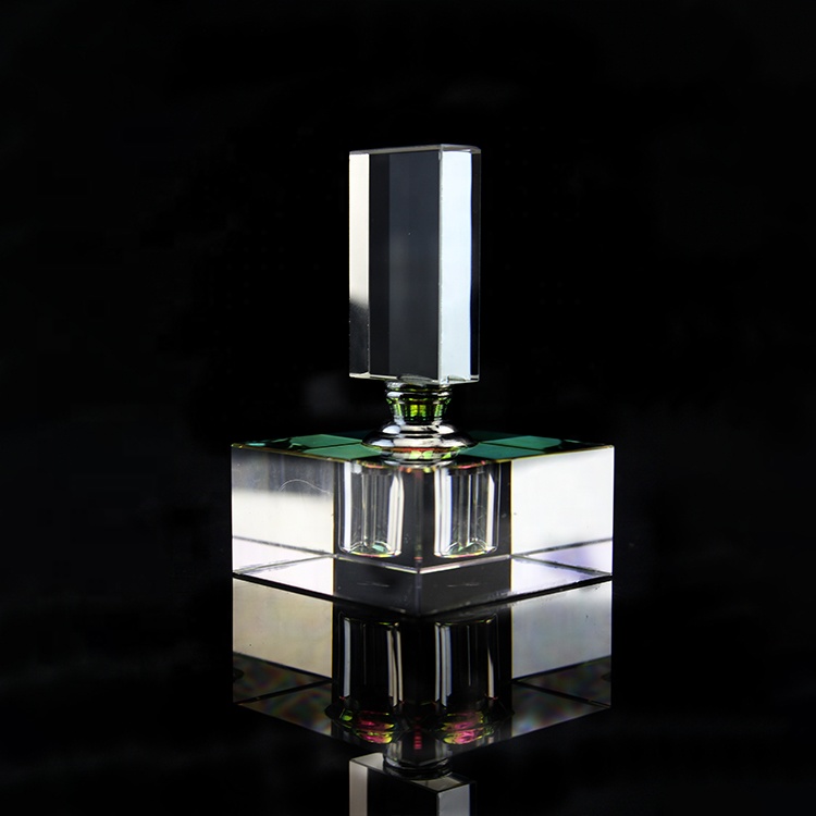 Fengming Wholesale New Design Unique Transparent Crystal Glass Perfume Bottle Crafts