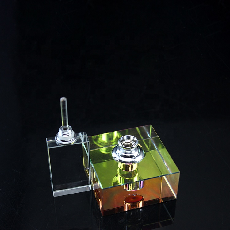 Fengming Wholesale New Design Unique Transparent Crystal Glass Perfume Bottle Crafts