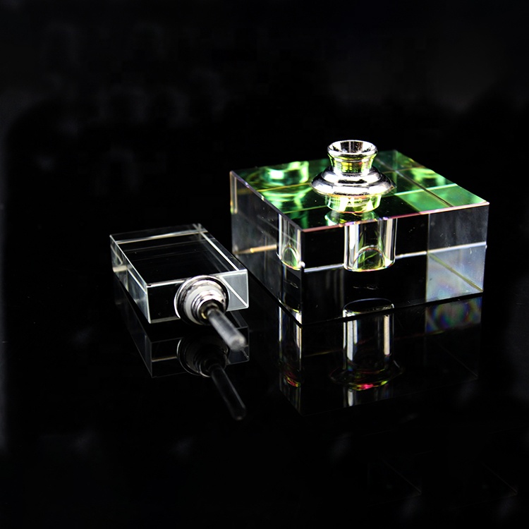 Fengming Wholesale New Design Unique Transparent Crystal Glass Perfume Bottle Crafts
