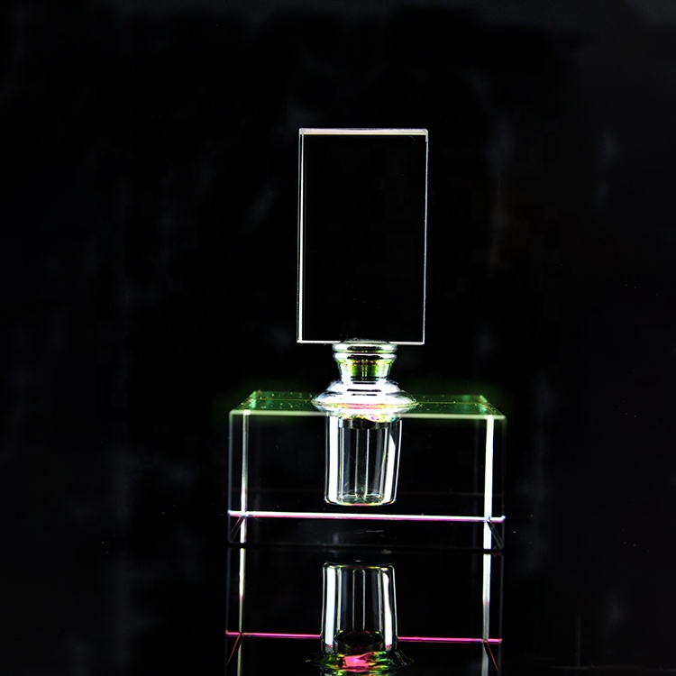 Fengming Wholesale New Design Unique Transparent Crystal Glass Perfume Bottle Crafts