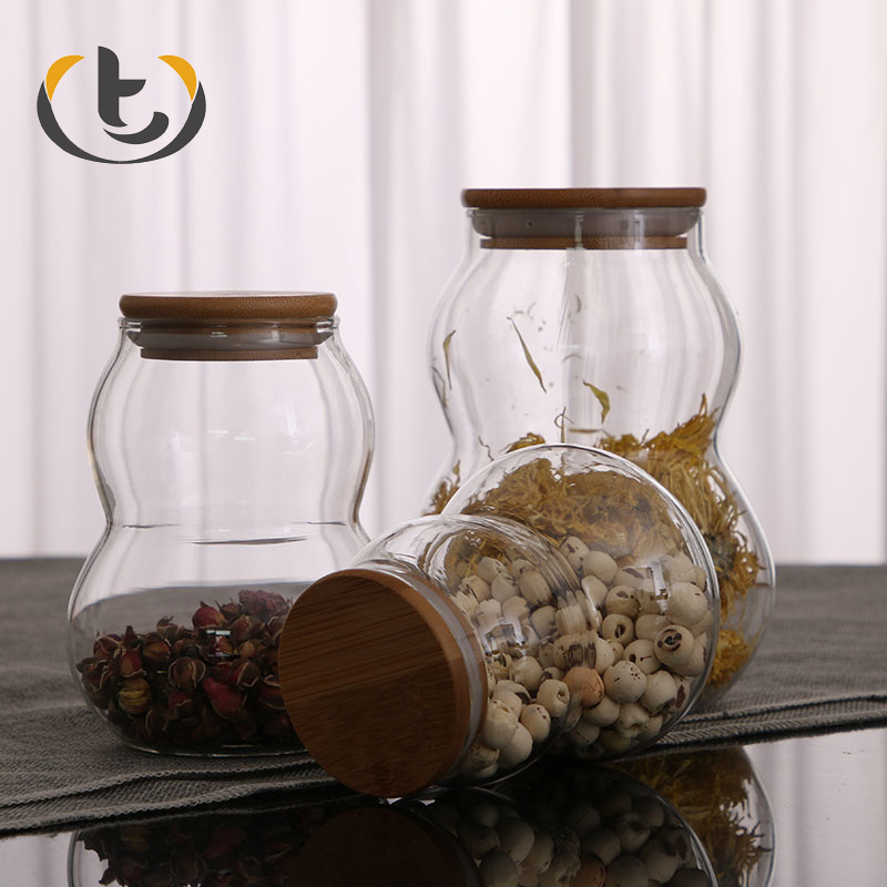 Finely processed glass jar for food with crown lid copper glass jar