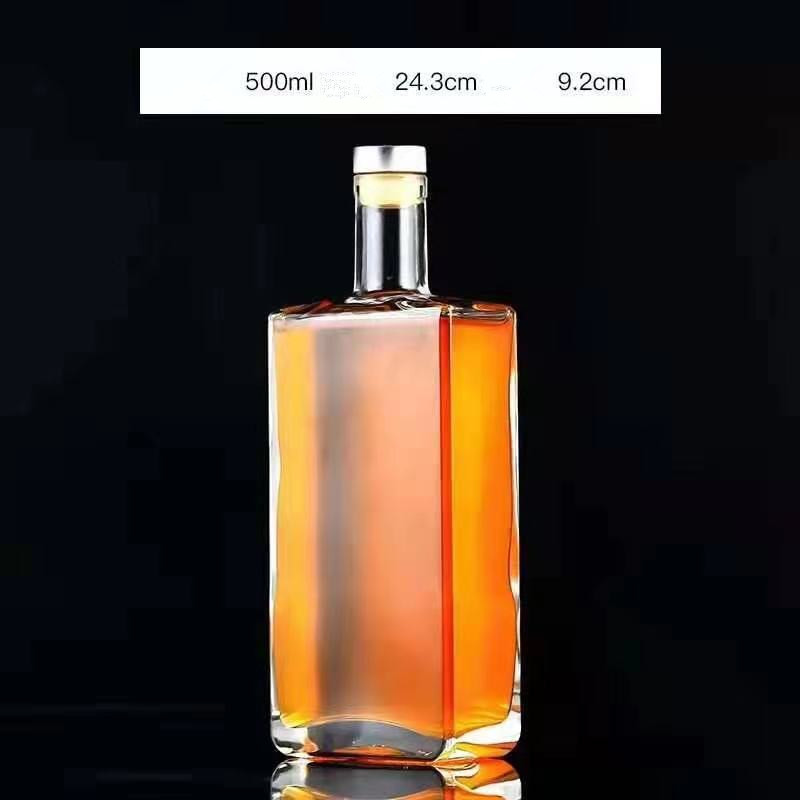 Flat hip flask vodka liquor bottle with nature wooden cap super flint glass whisky bottle 700 ml
