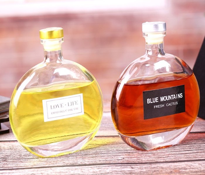 Flat shape empty 100ml 125ml 250ml 500ml transparent flat champagne vodka whiskey red wine liquor glass bottle