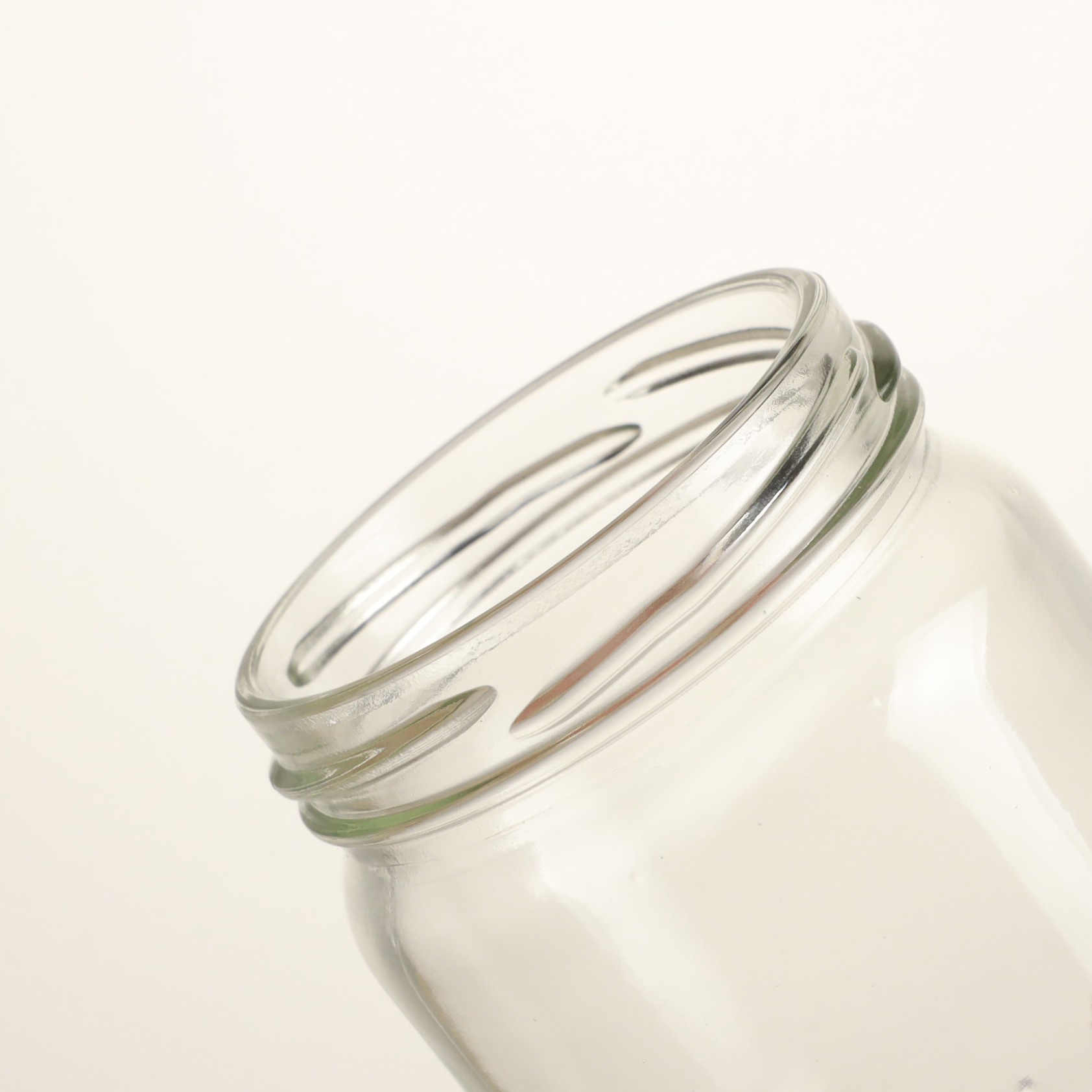 Food Grade Custom 240ml Glass Round Storge Spice Food Honey Jar With Silver Gold Black Cap