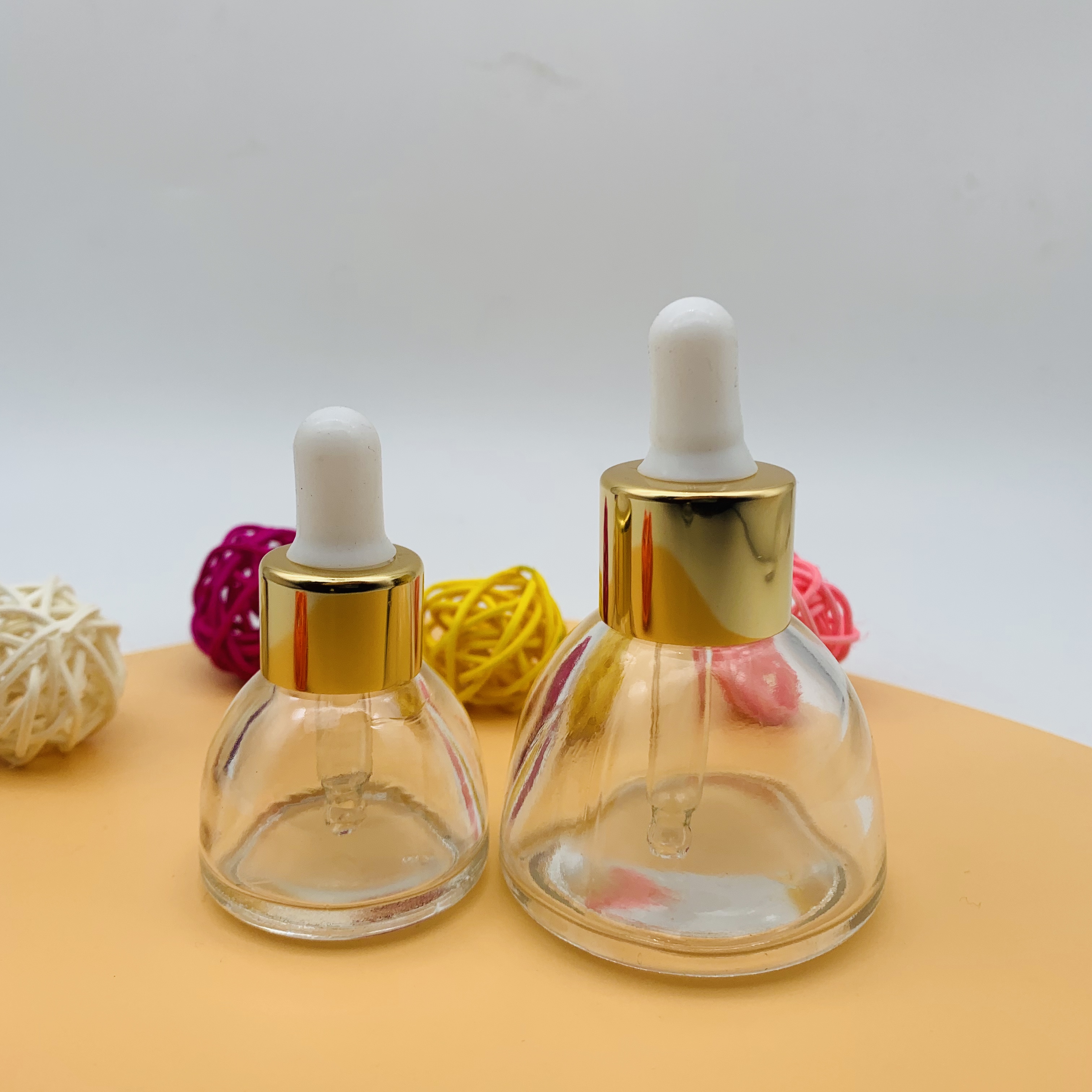 Free Sample 30Ml High Quality Clear White Colour Chunky Glass Essential Oil Bottle With Dropper
