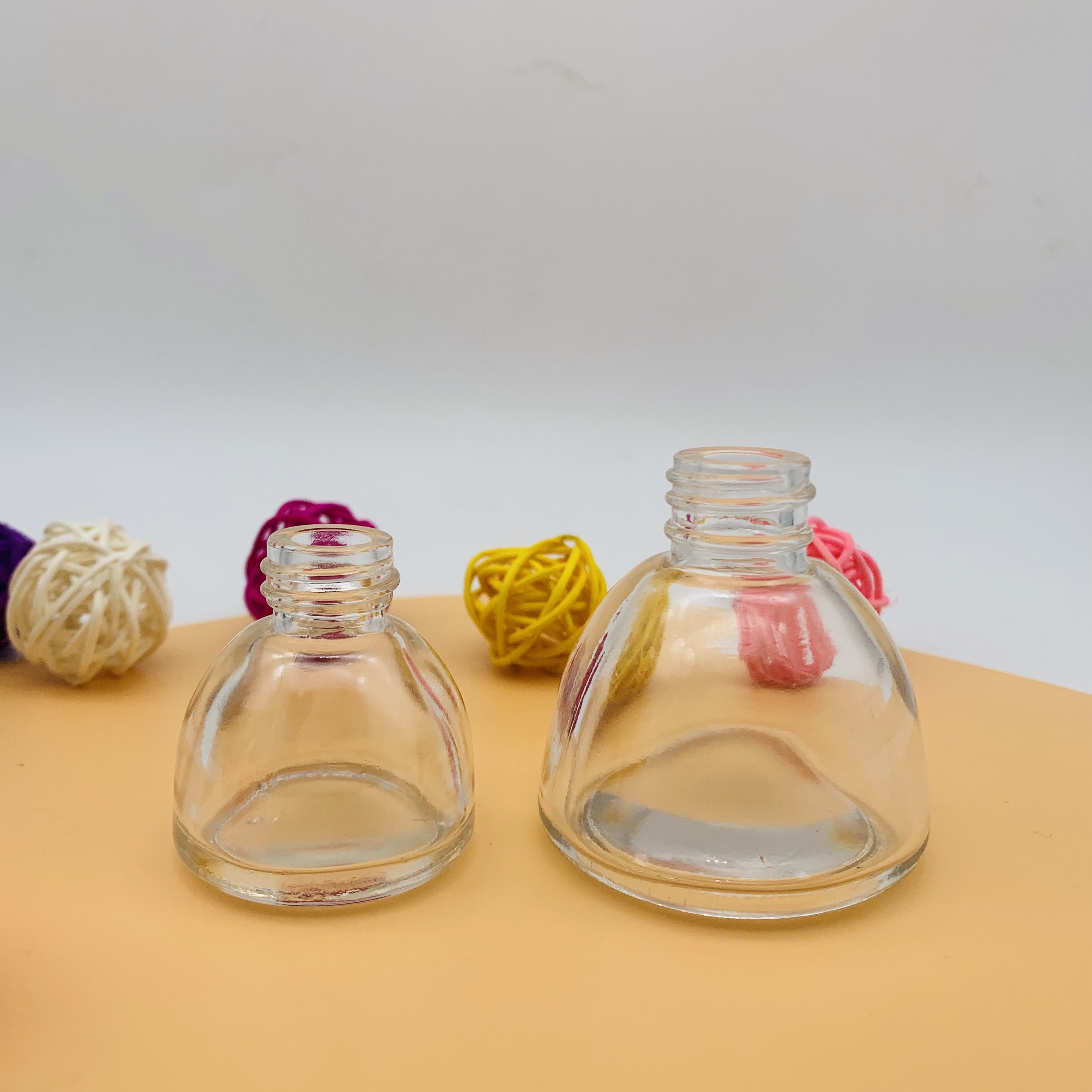 Free Sample 30Ml High Quality Clear White Colour Chunky Glass Essential Oil Bottle With Dropper