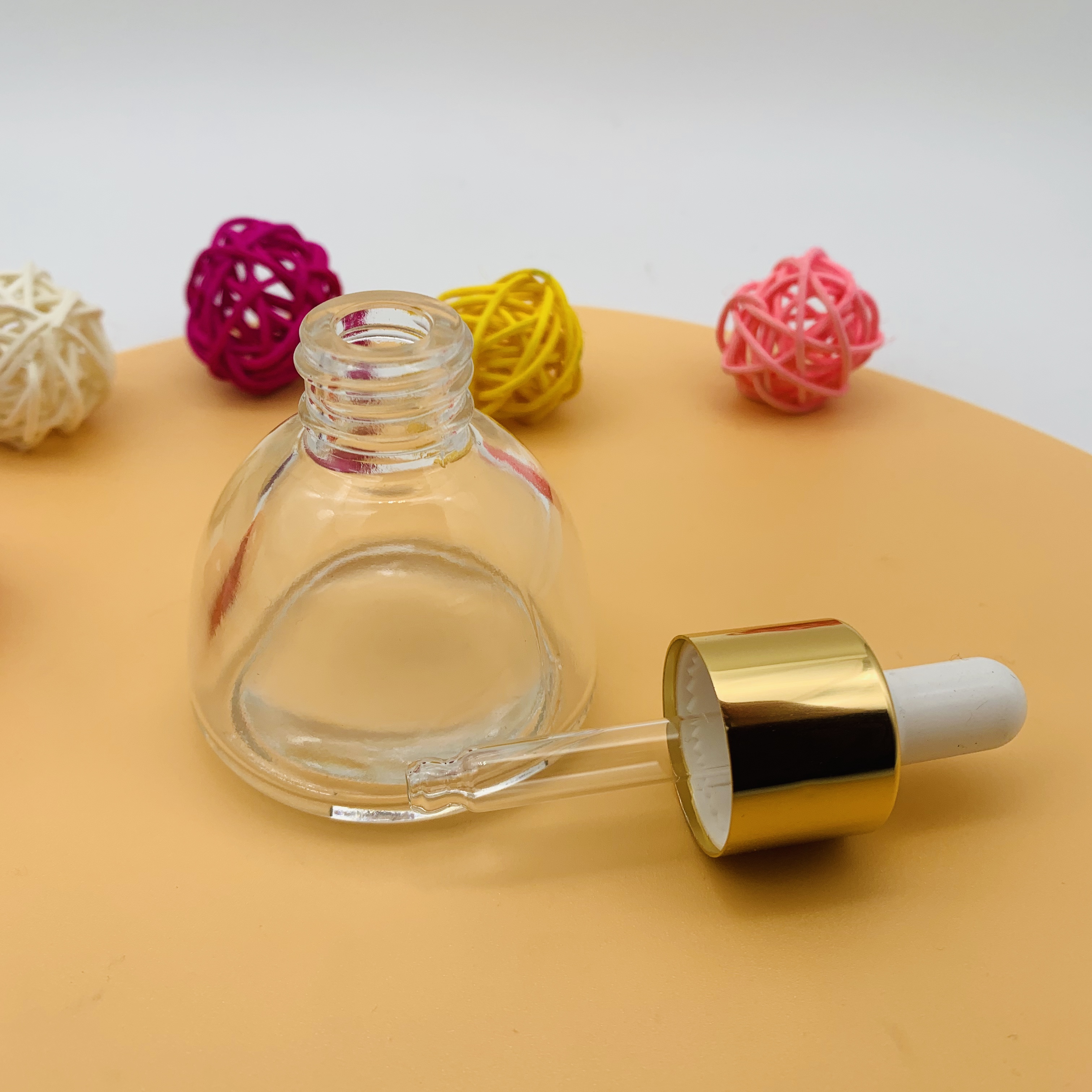 Free Sample 30Ml High Quality Clear White Colour Chunky Glass Essential Oil Bottle With Dropper
